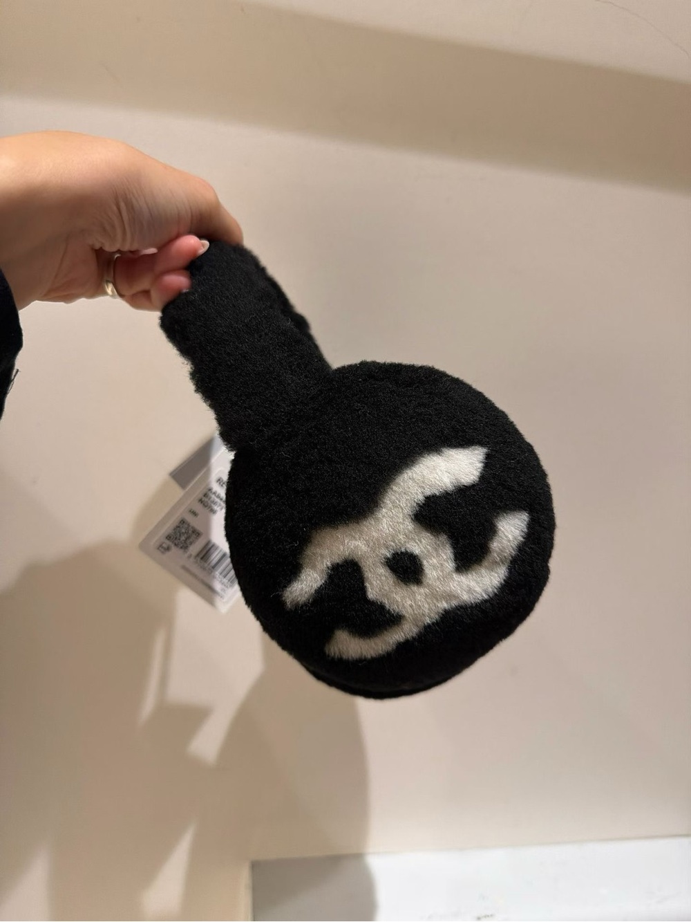 Chanel earmuffs - Picture 2 of 4